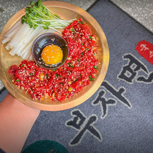 한우 육회 비빔밥 대표, 부자면 본점에서 특별한 비빔밥 맛보기
