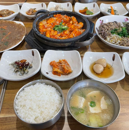 하동맛집 쉬어가기좋은날식당의 인기 메뉴, 하동재첩정식 맛보기